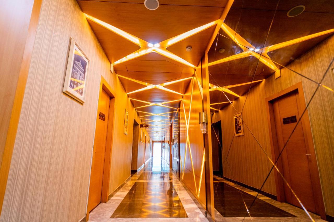 เดอะ เรเดียนต์ รีสอร์ต Hotel โคราฆปุระ ภายนอก รูปภาพ