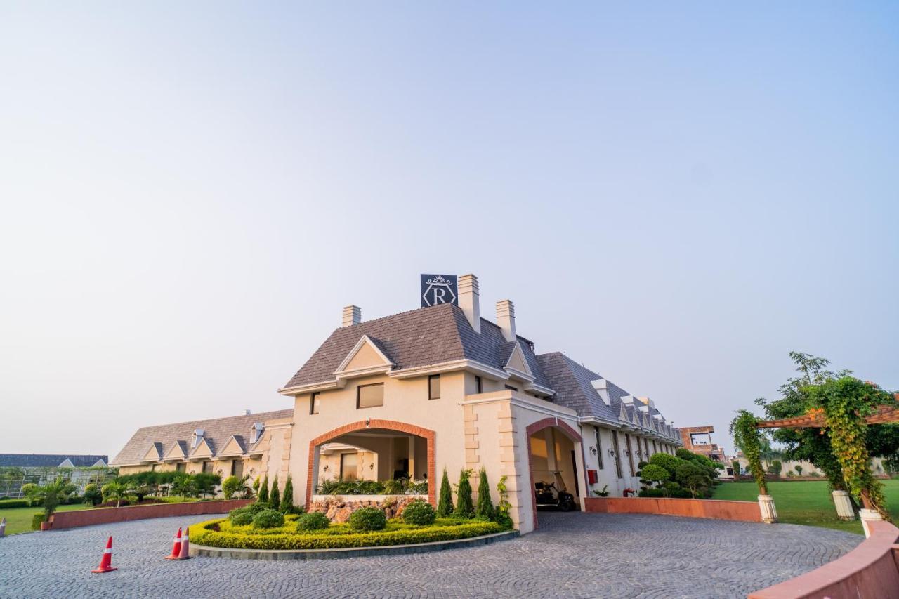 เดอะ เรเดียนต์ รีสอร์ต Hotel โคราฆปุระ ภายนอก รูปภาพ
