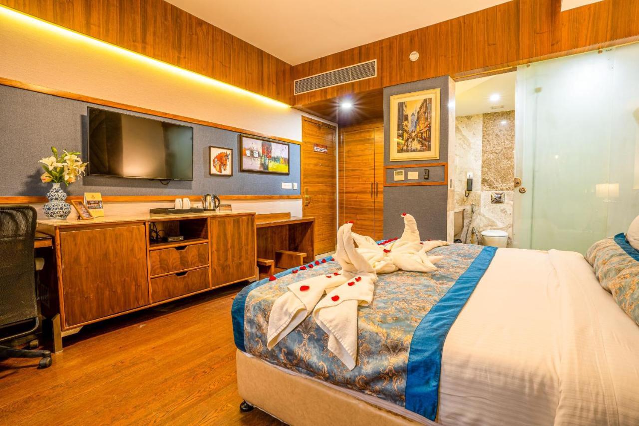 เดอะ เรเดียนต์ รีสอร์ต Hotel โคราฆปุระ ภายนอก รูปภาพ